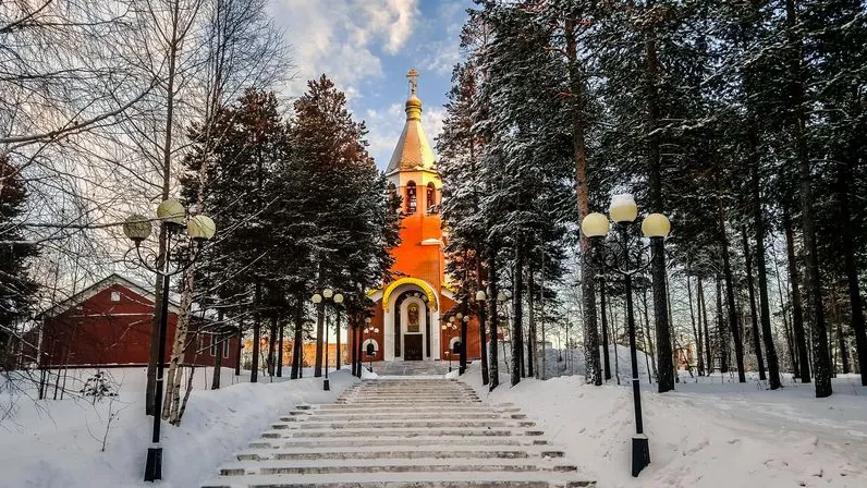 Рождественские вертепы из снега у храмов Твери восхитили пользователей соцсетей