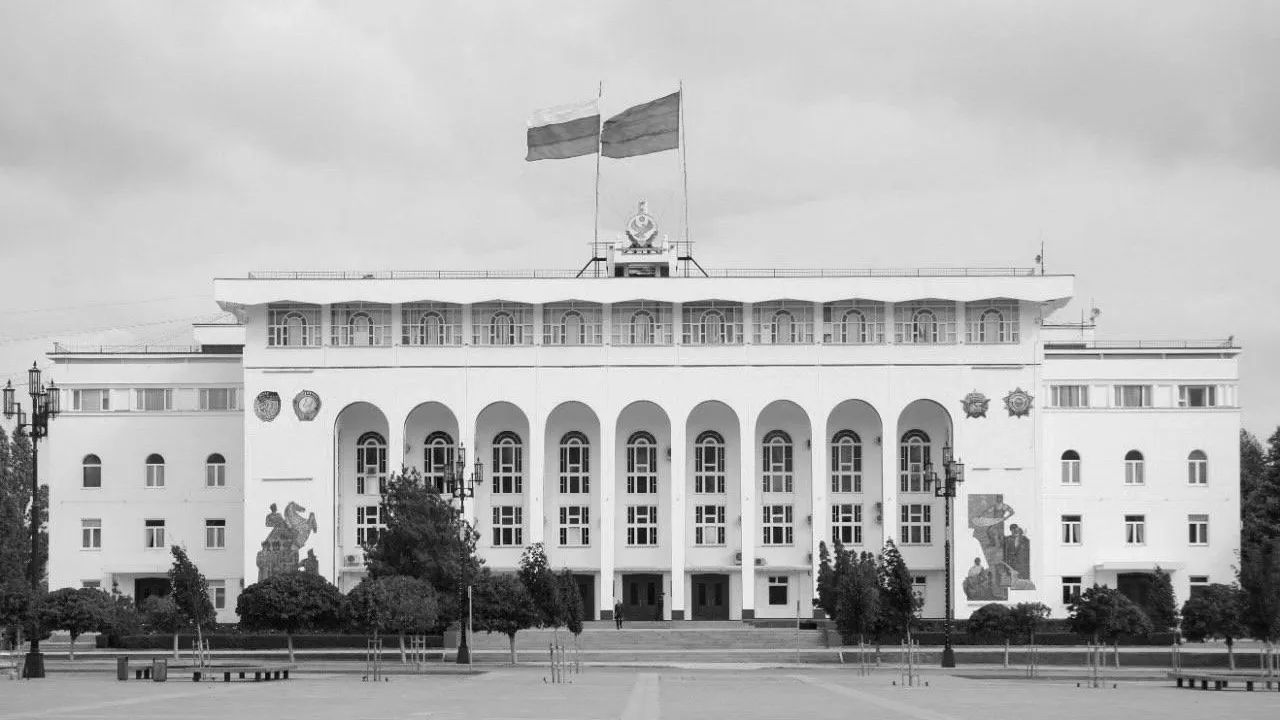 В Дагестане обяъвили трехдневный траур после терактов в Дербенте и  Махачкале | Ямал-Медиа