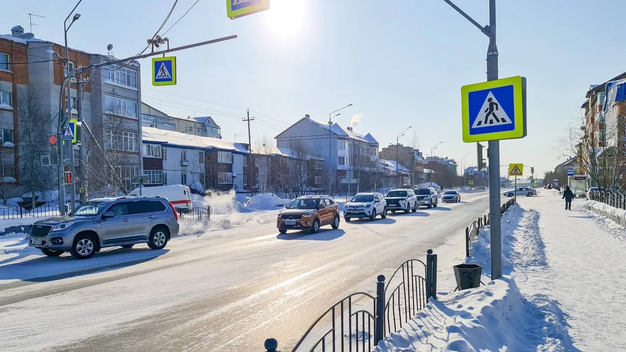 В Тарко-Сале реконструируют одну из центральных дорог | Ямал-Медиа