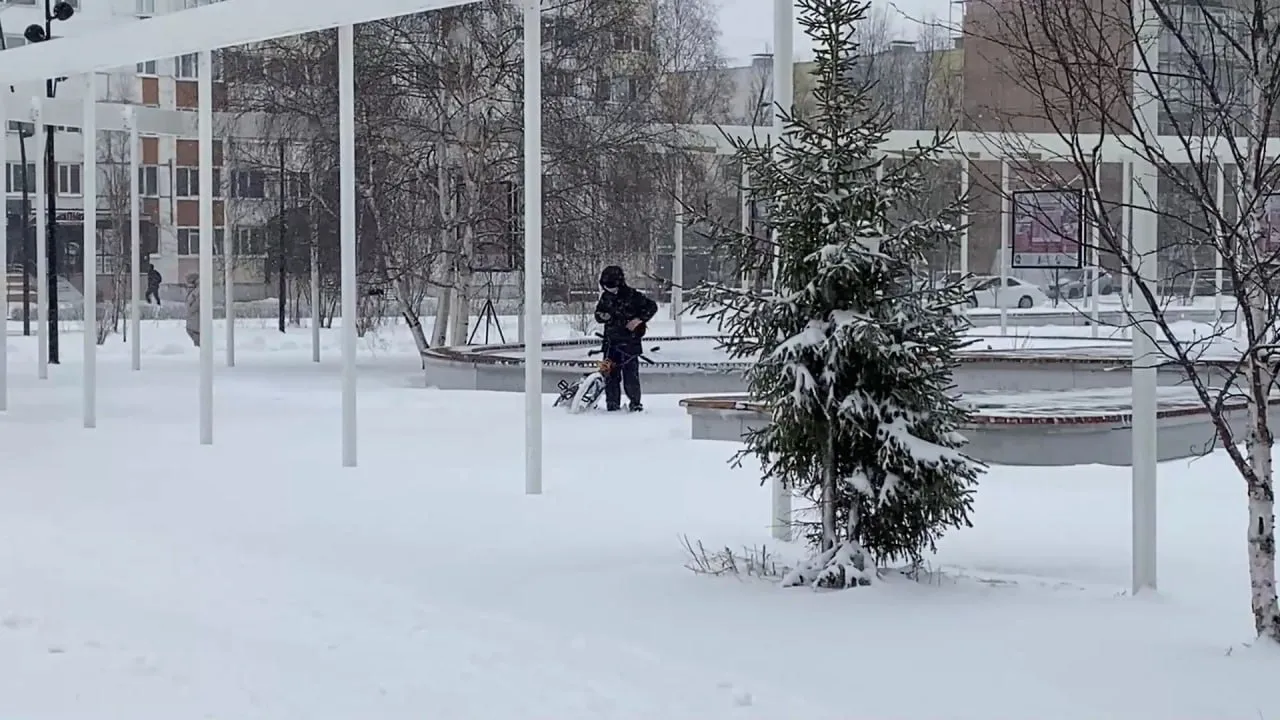 Снегопад накрыл Ноябрьск перед приходом лета | Ямал-Медиа