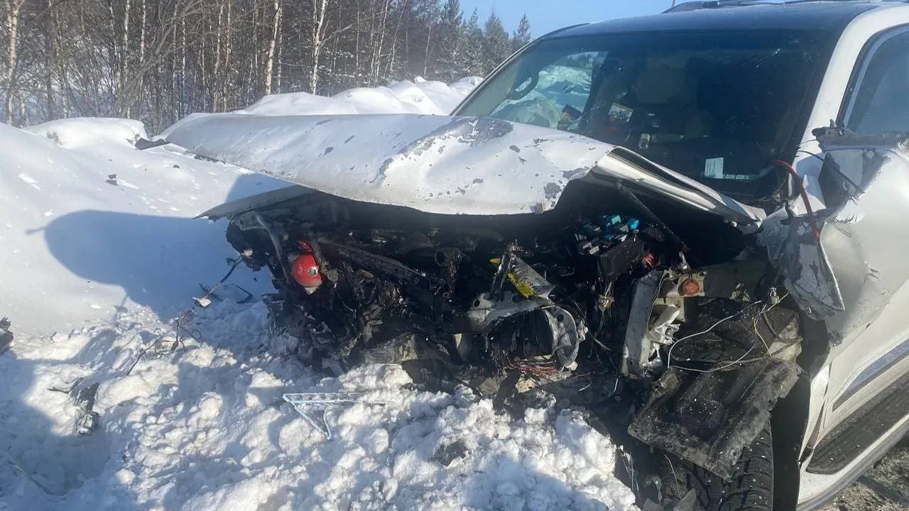 Два человека погибли в лобовом ДТП под Салехардом, трое детей в больнице |  Ямал-Медиа