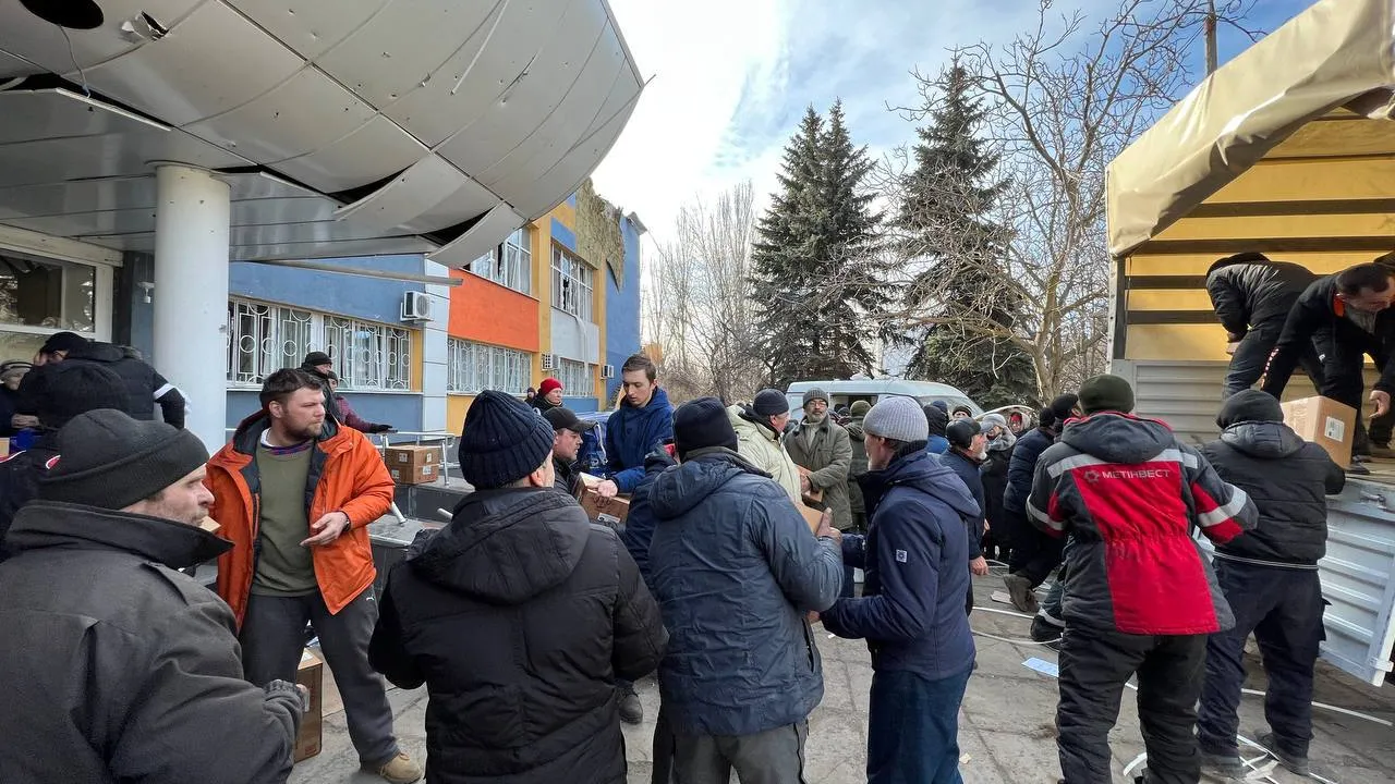 В Мариуполь приехали первые российские машины с гуманитарной помощью |  Ямал-Медиа