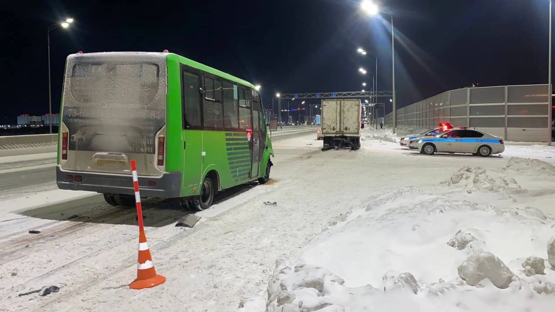 Пьяный водитель автобуса устроил ДТП в Тюмени | Ямал-Медиа