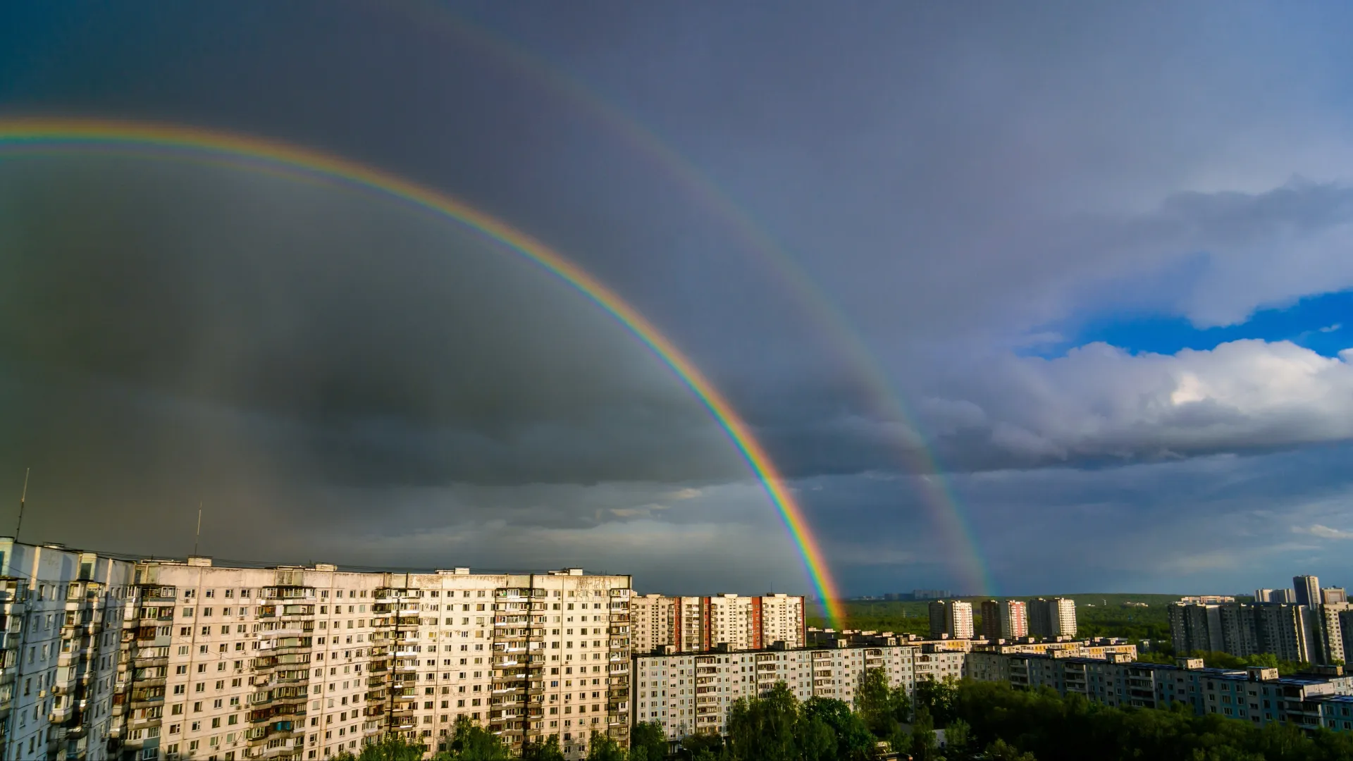 Двойная радуга в Москве. Фото: Vasvormich/Shutterstock/Fotodom