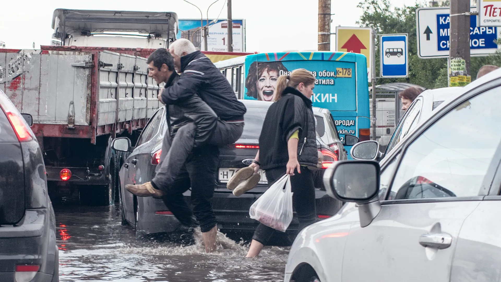 Петербуржцев дождями не испугаешь, но приятного в них мало. Фото: Sergey Smolentsev/Shutterstock/Fotodom