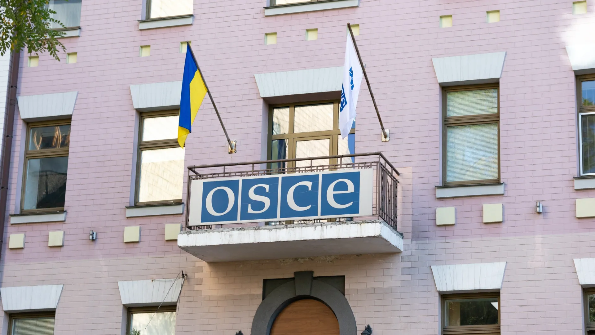 МГБ ЛНР обнаружило документы и оборудование ОБСЕ на базе «Правого сектора»