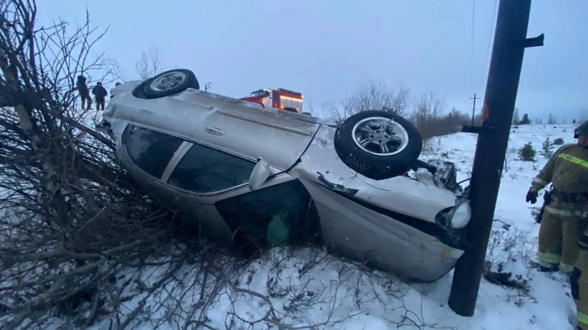 В Новом Уренгое водитель иномарки попал в больницу после ДТП | Ямал-Медиа