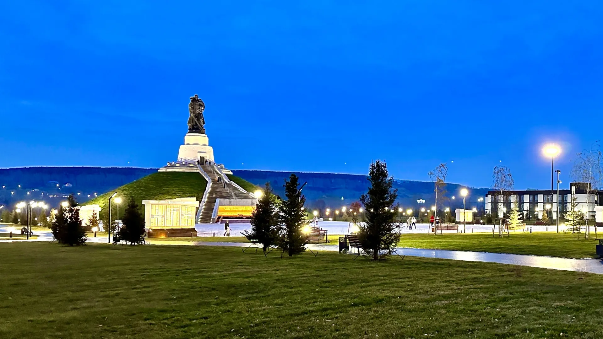 Кузбасский мемориал Воину-освободителю. Фото: Вячеслав Бухаров/wikipedia.org