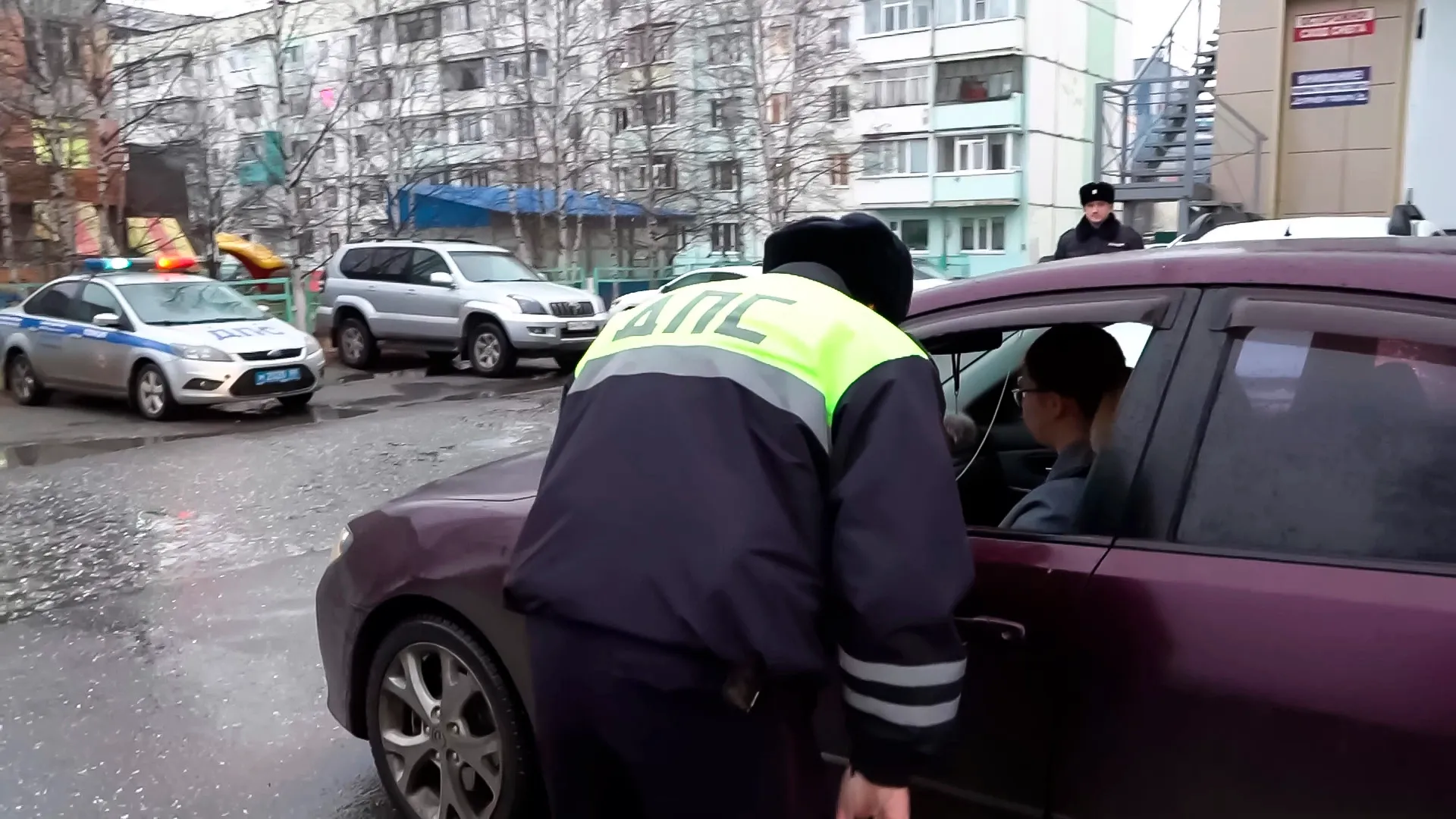 В Ноябрьске ГИБДД провела рейд «Ребенок - главный пассажир» | Ямал-Медиа