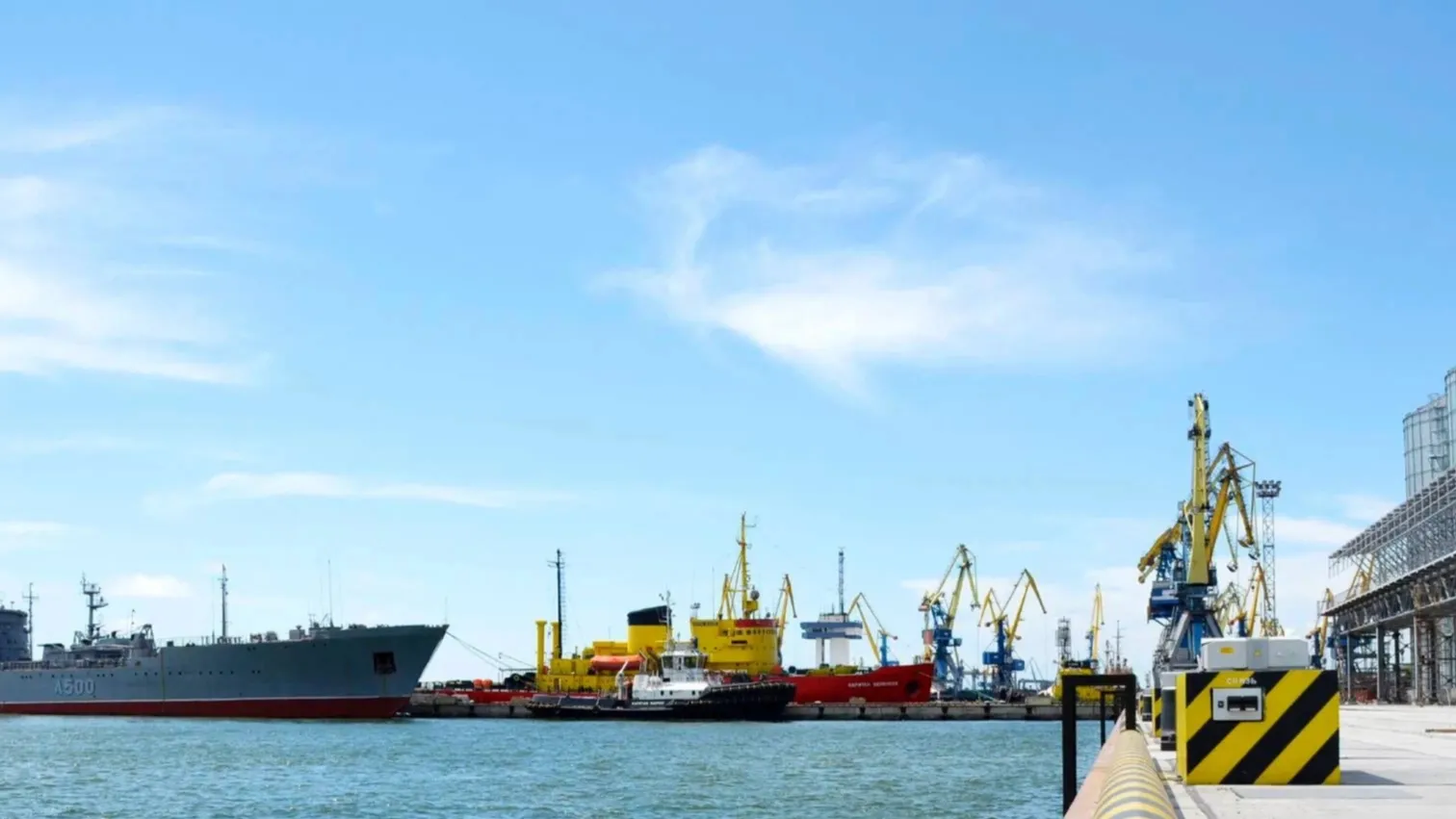 Мариупольский порт начнет принимать материалы для восстановления городов Донбасса
