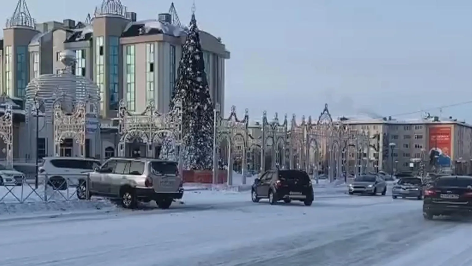 Девушка попала в ОКБ после столкновения двух иномарок в Салехарде |  Ямал-Медиа