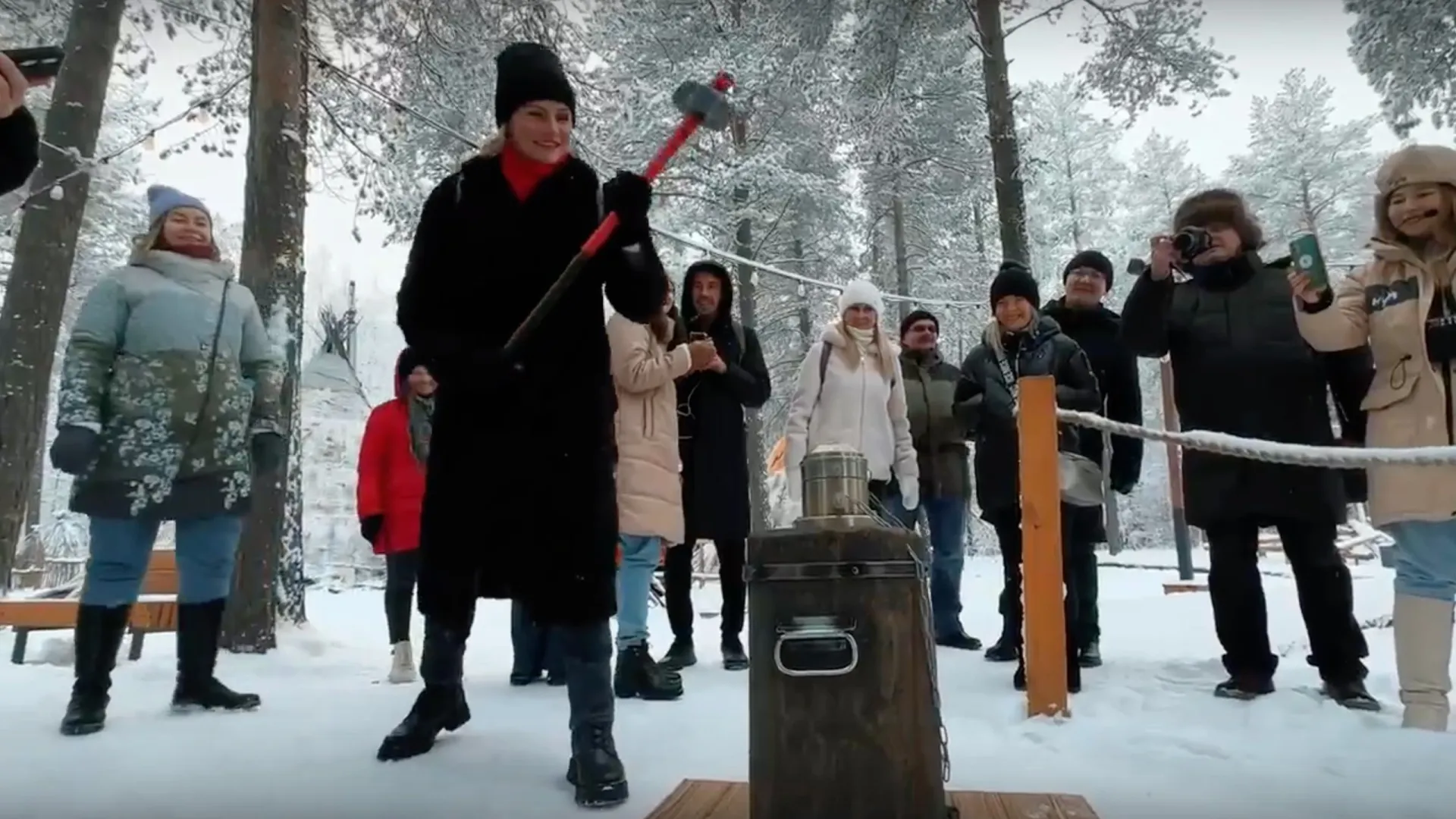 Хрустальный микрофон»: в Ноябрьске в 17-й раз выбрали лучших радийщиков |  Ямал-Медиа