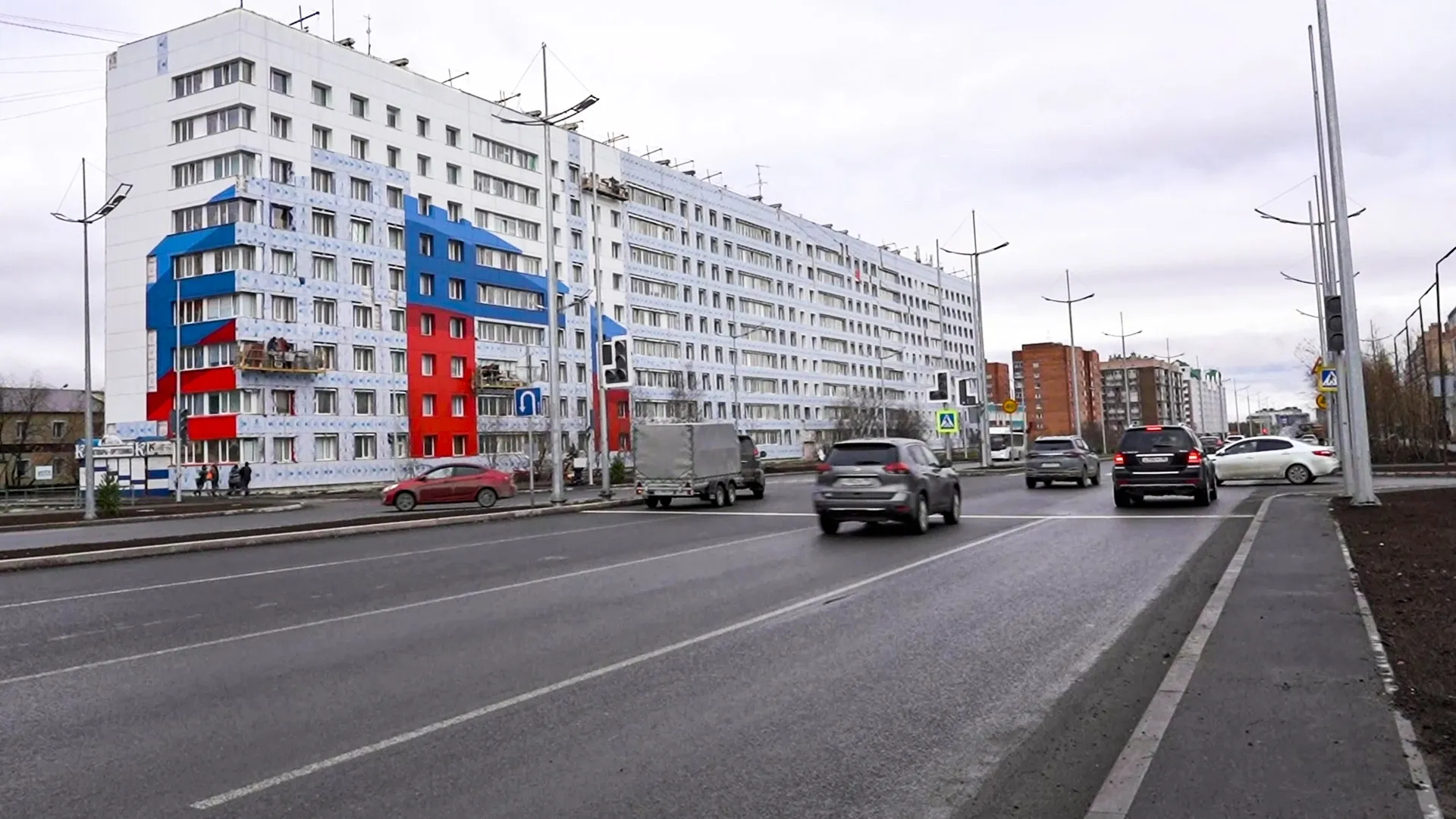 Дорога, как стиральная доска». В Новом Уренгое на подрядчика, укладывающего  асфальт, обрушился поток жалоб | Ямал-Медиа