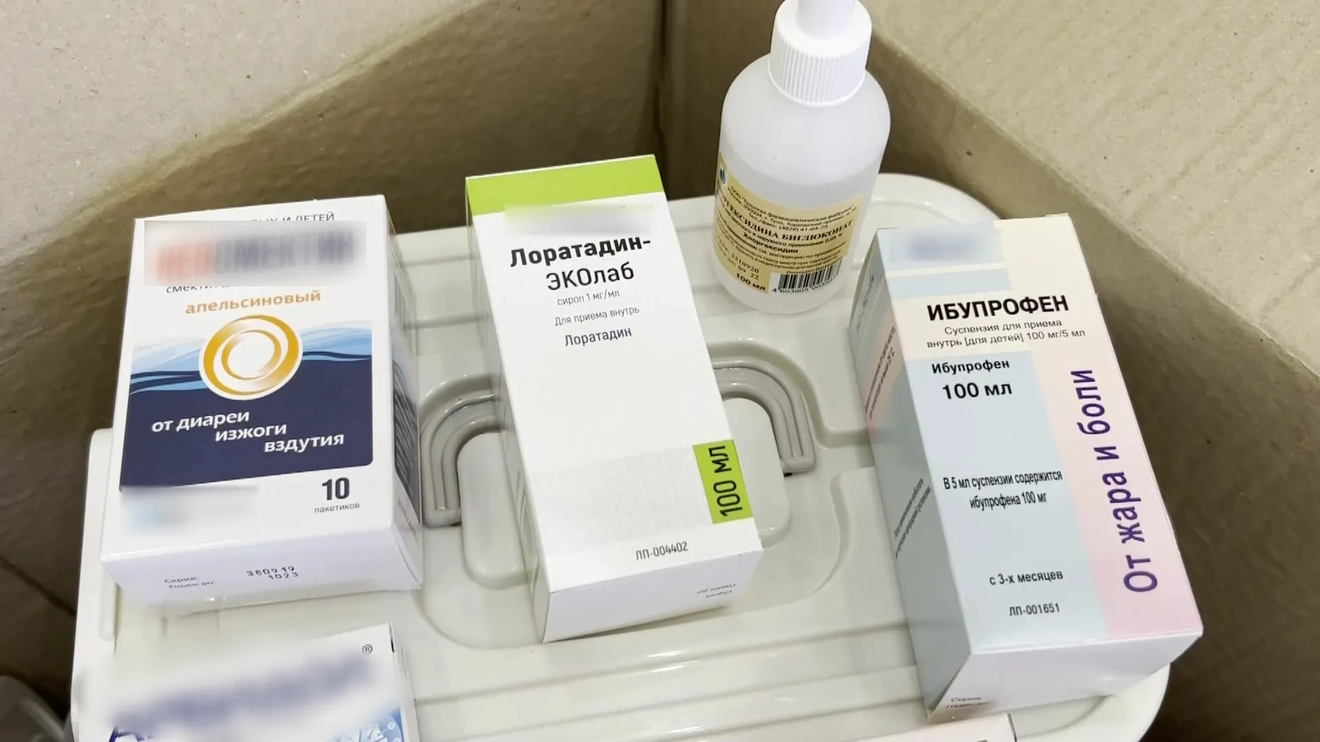 В село Пуровского района привезли аптечки для тундровиков
