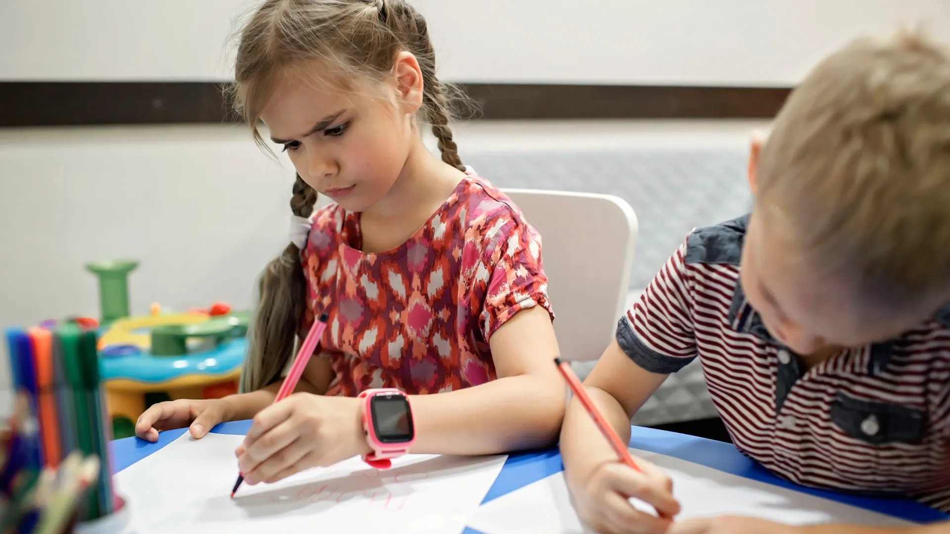 Когда ребенок начинает контролировать движения ручек?? — 4 ответов | форум Babyblog