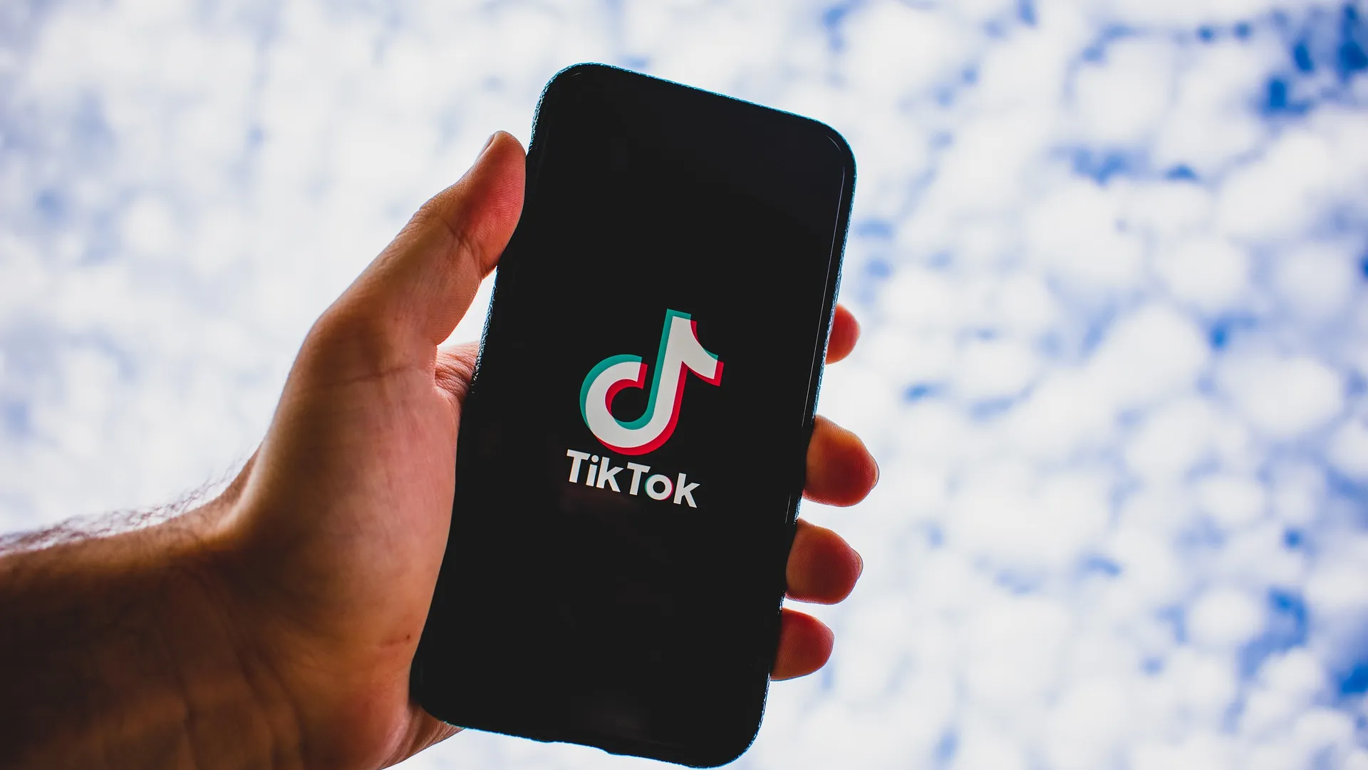 Российские пользователи App Store нашли способ вновь найти приложение TikTok  | Ямал-Медиа