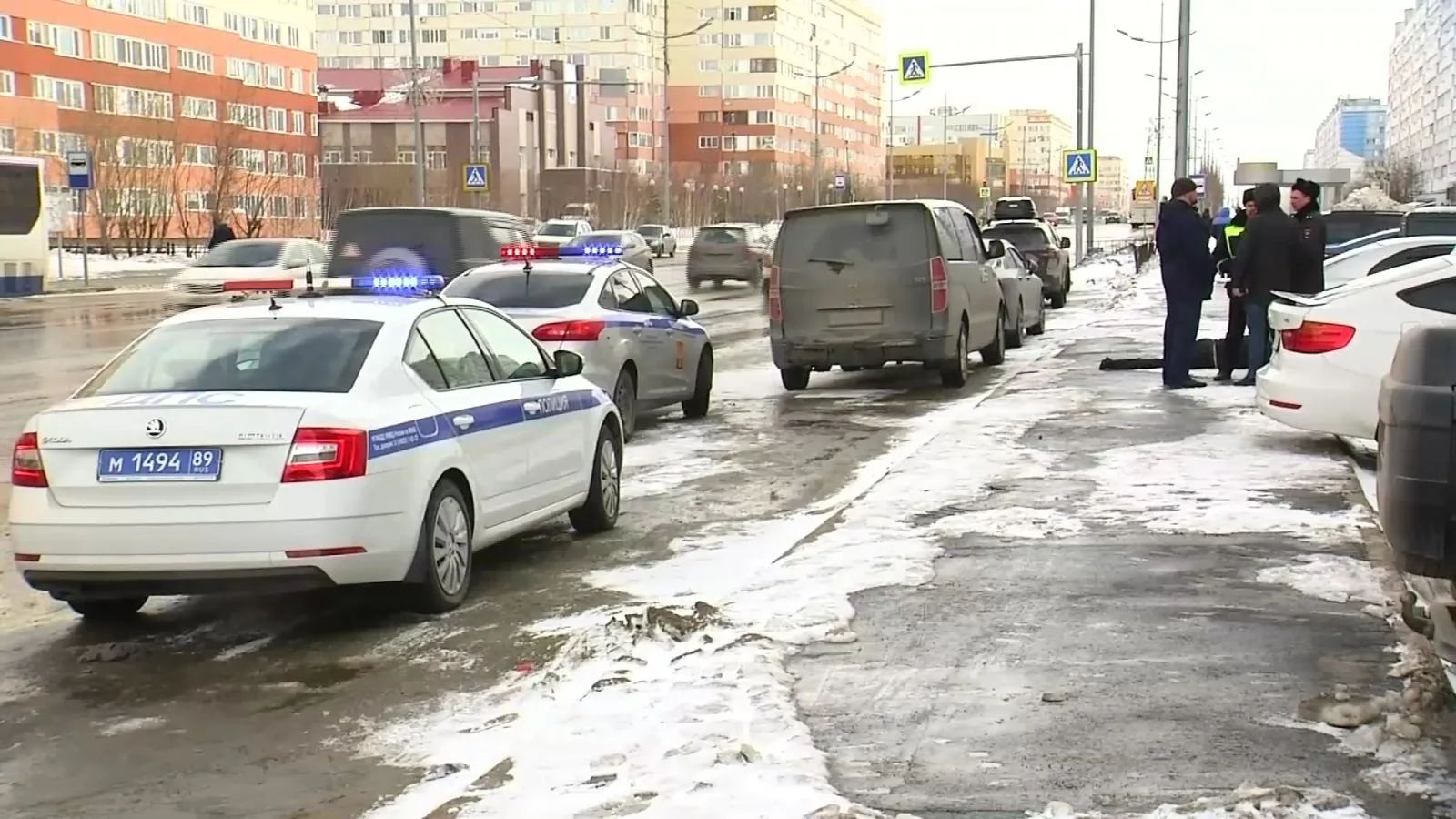 На центральном проспекте Нового Уренгоя умер мужчина | Ямал-Медиа