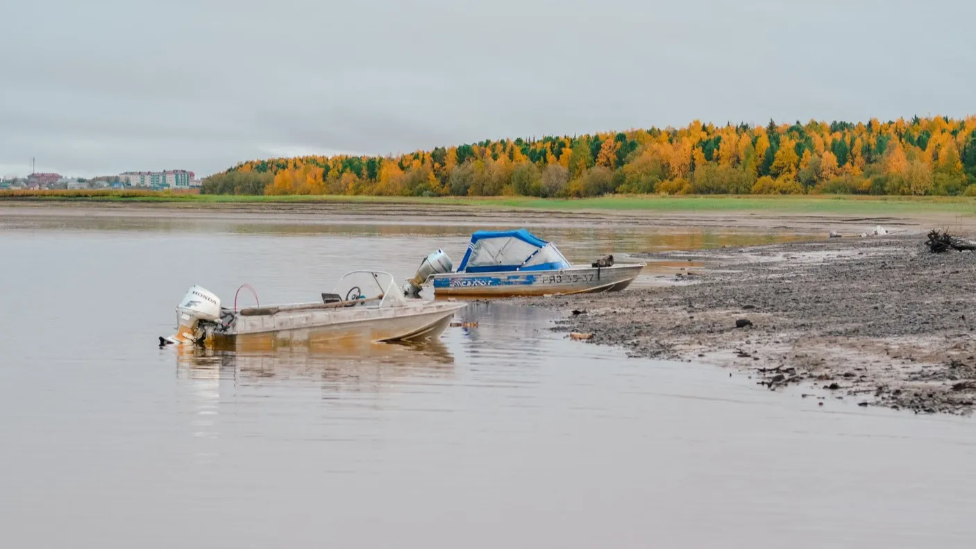 У многих в селе есть лодки. Фото: Юлия Чудинова/«Ямал-Медиа»