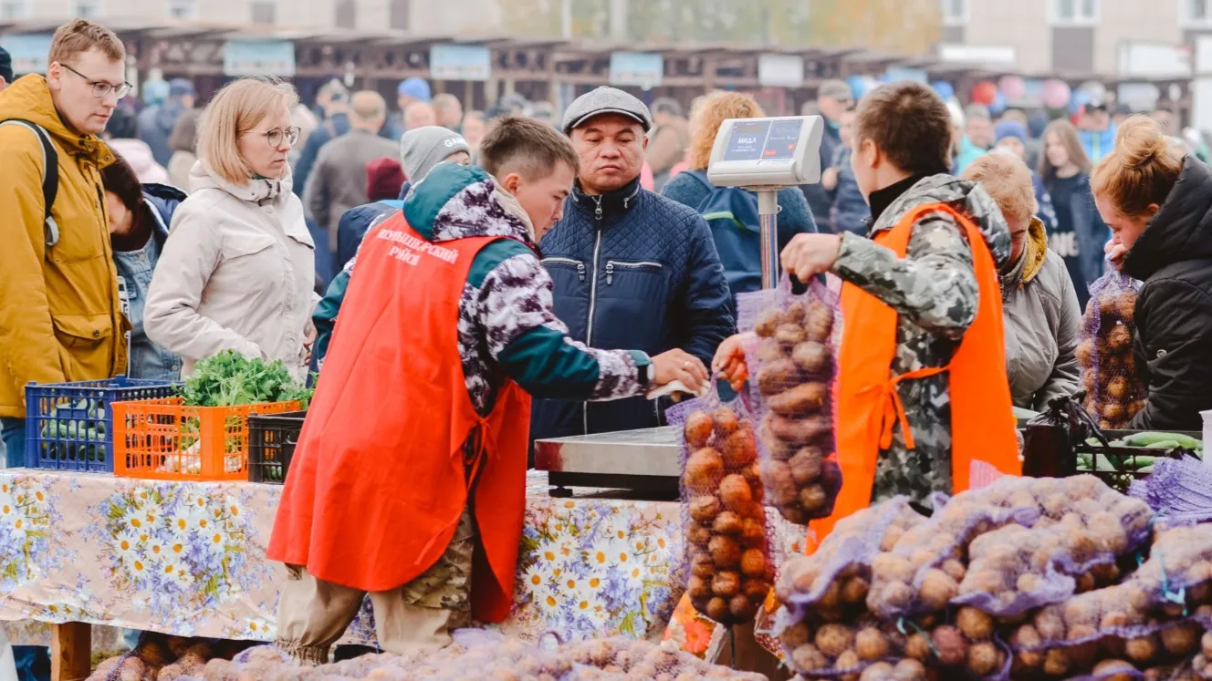 Продажа местного картофеля на Обской ярмарке в Мужах, 2019 год. Фото: Юлия Чудинова/«Ямал-Медиа»