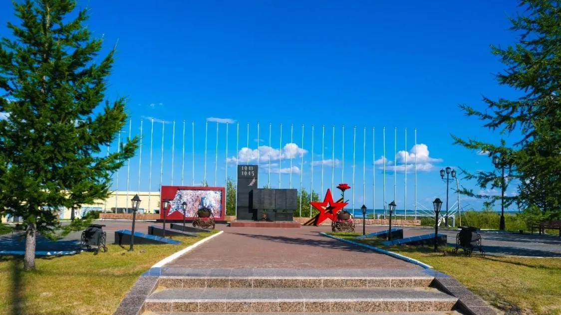 Мемориал (памятник) воинам-тазовчанам, погибшим в годы Великий Отечественной войны. Фото: пресс-служба администрации Тазовского района.