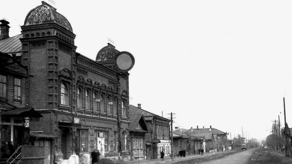 Постоялый двор в Вязниках Владимирской области. Здесь в 1956 году останавливался Солоухин, который шел пешком от границы Московской области до Вязников и описал свое путешествие во «Владимирских проселках». Фото из архива Евгения Викторовича Ахматова/russiainphoto.ru