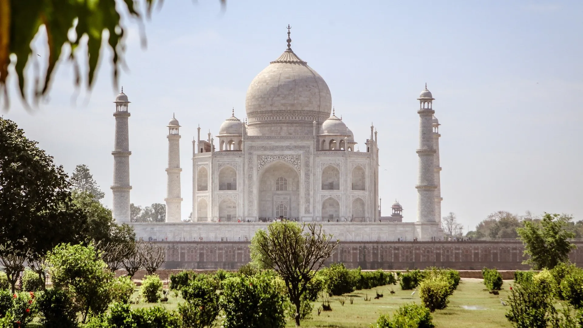 Time in india. Храм в Индии Тадж Махал. Дворец Тадж Махал. Bharat 45 from India. Индия поменяла название страны.