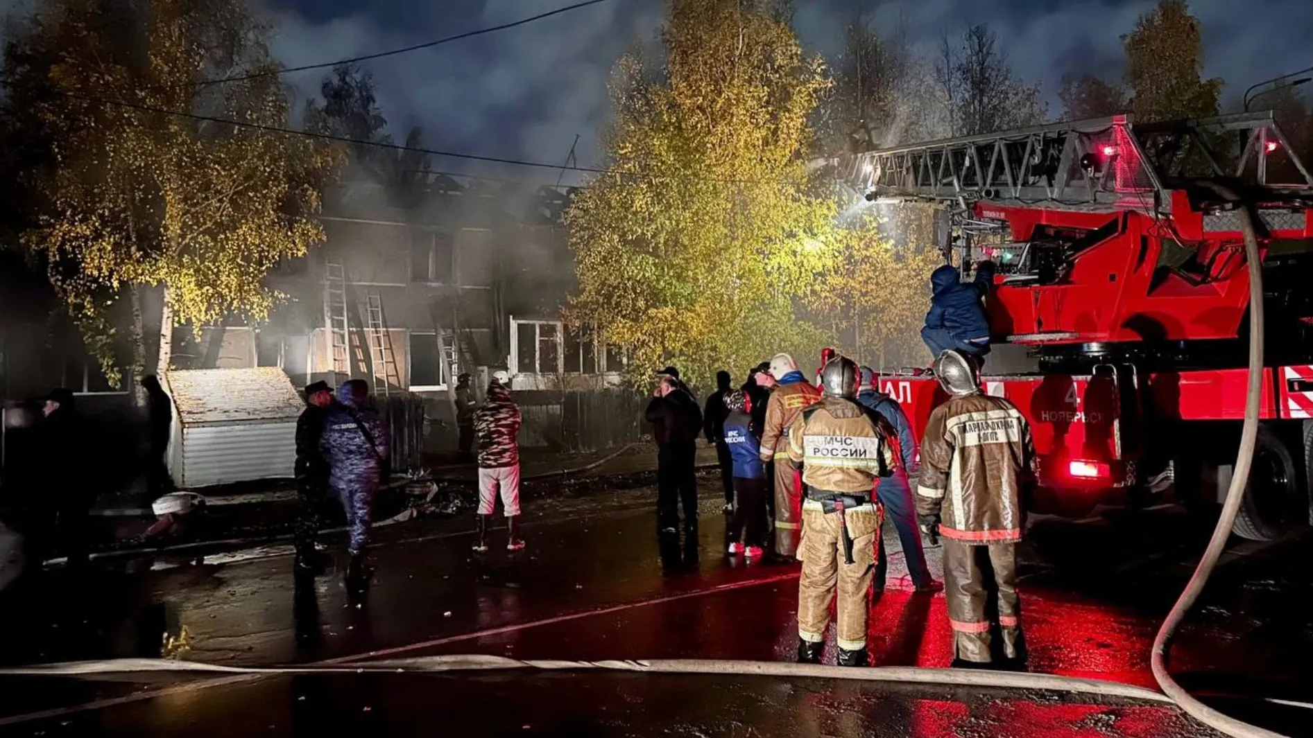 Жертвами ночного пожара в Ноябрьске стали три человека | Ямал-Медиа