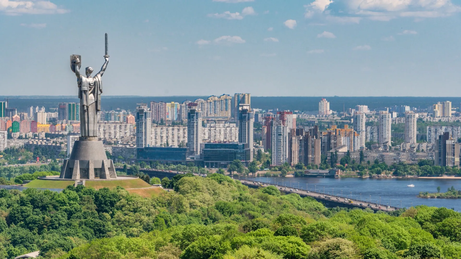 Столтенберг не исключил возможность территориальных уступок Украины