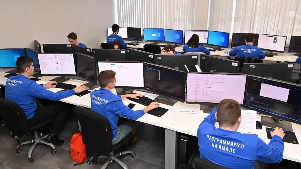 Молодые программисты боролись за награду в 200 000 рублей. Фото: предоставлено пресс-службой губернатора ЯНАО