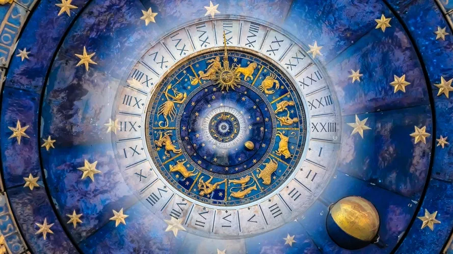 Гороскоп для всех знаков Зодиака на 21 июля 2022 года. Paolo Gallo / Shutterstock.com