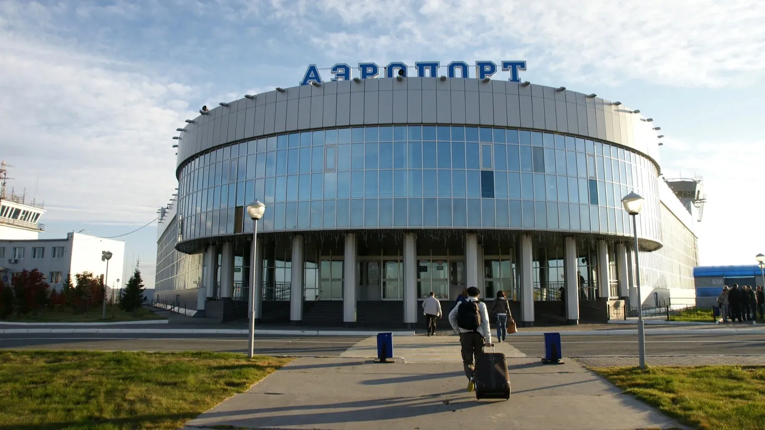 Здание аэропорта в Салехаре планируют переделать за пять лет. Фото: Alexey Smyshlyaev / shutterstock.com / Fotodom