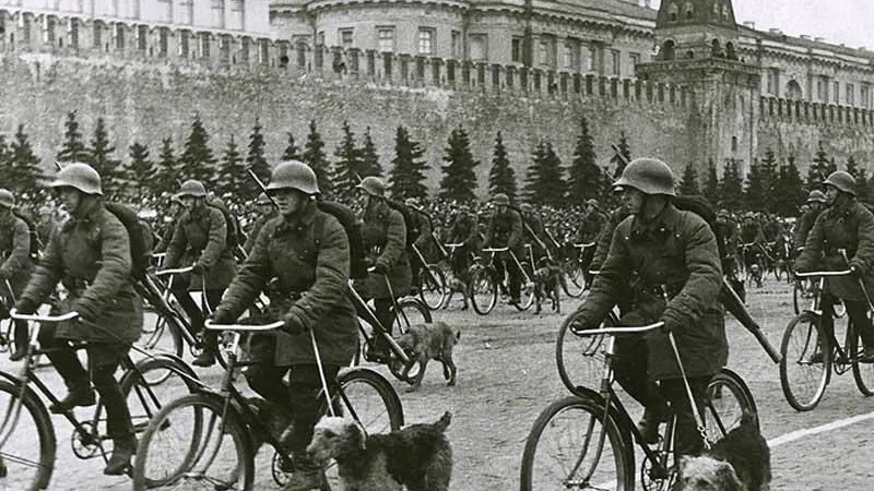 Парад на Красной площади 1 мая 1938 года 