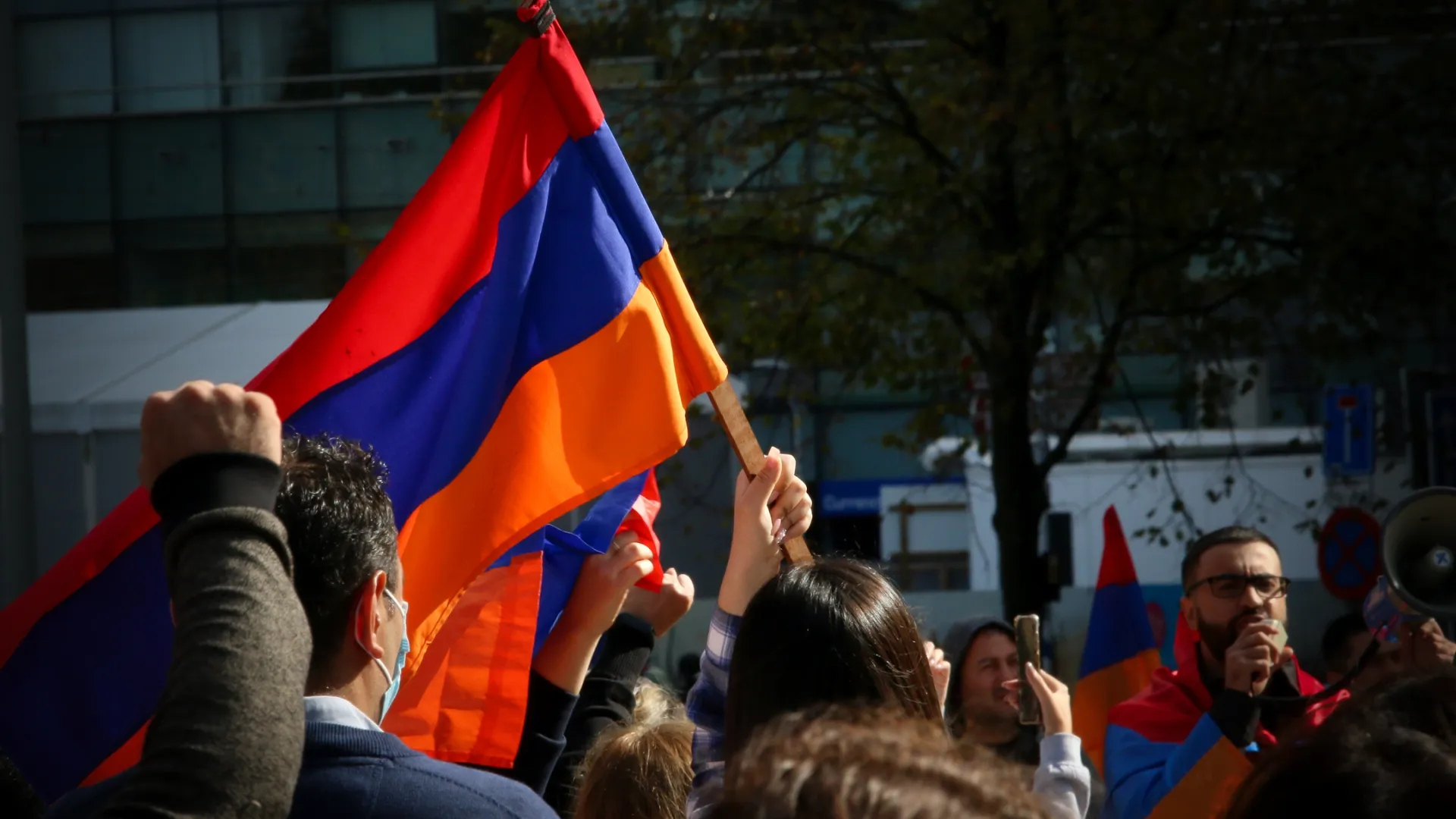 Армения новости на сегодня последние 2024 год. Митинги в Армении. Армянская диаспора во Франции. Армянская диаспора во фрвнци. Армяне митинг.