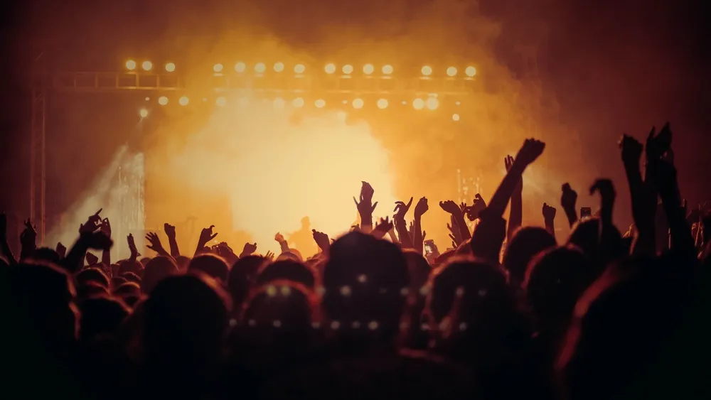 Жители Надыма хотят рок-концерт. Фото: Mubashir Abbas Zaidi / Shutterstock.com