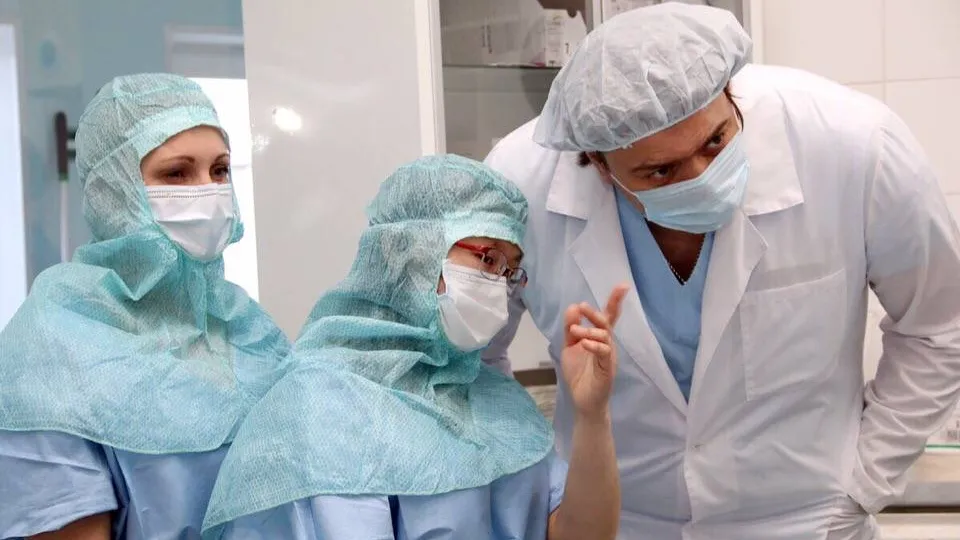 В январе Анна исполнила свою первую мечту – увидела своими глазами, как работают лучшие врачи Центра Илизарова. Фото: пресс-служба губернатора ЯНАО