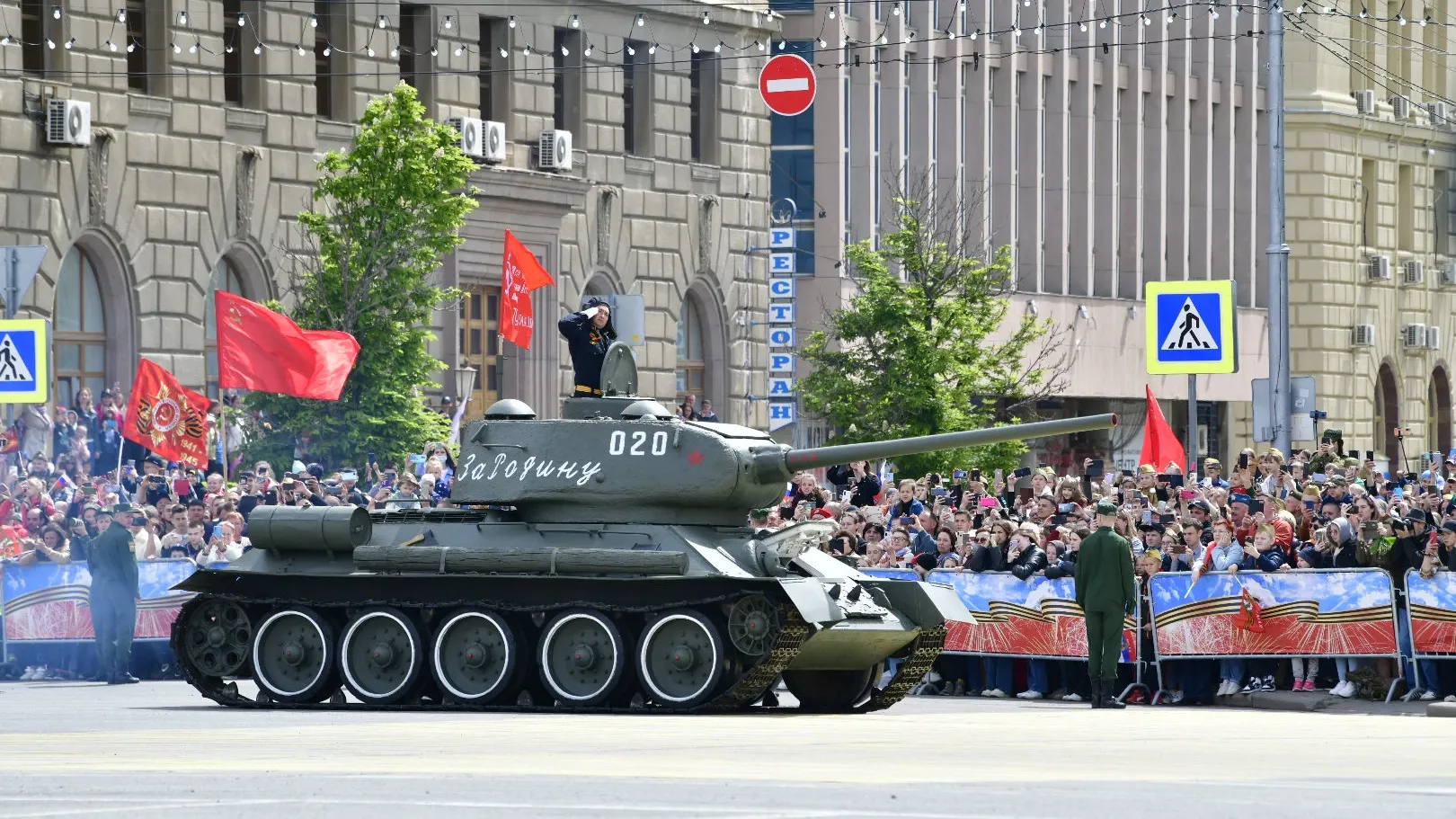 Парад Победы в Волгограде 9 мая 2022 года | Фотография 12