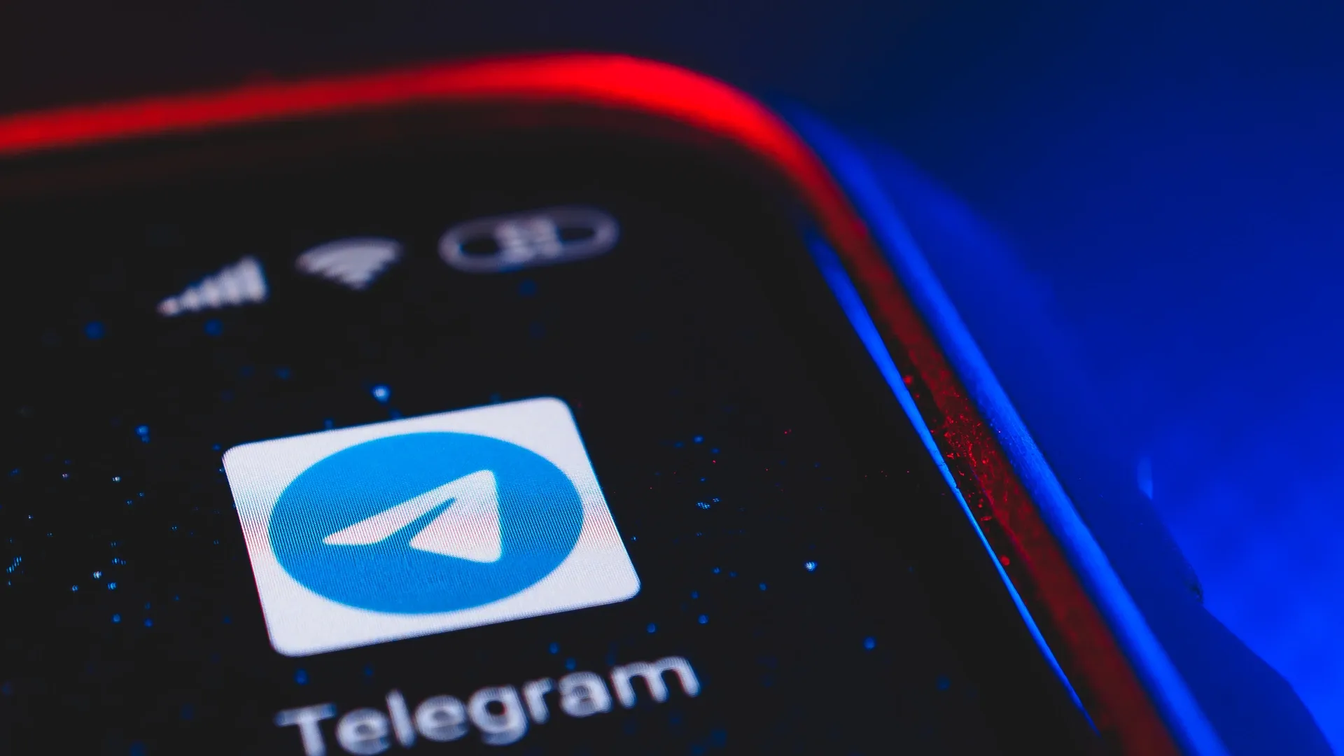 Telegram имеет репутацию довольно защищенного мессенджера. Фото: Sergei Elagin / Shutterstock.com