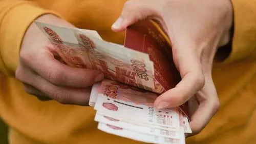 Единовременное пособие 100 000 рублей — хорошее подспорье для начала карьеры. Фото: lightman_pic / Shutterstock / Fotodom. 