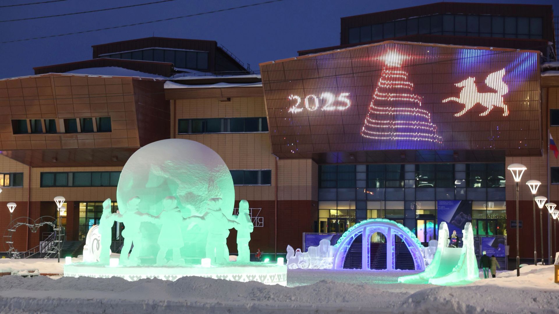 В Салехарде ледовый городок посвятят первому полету человека в космос