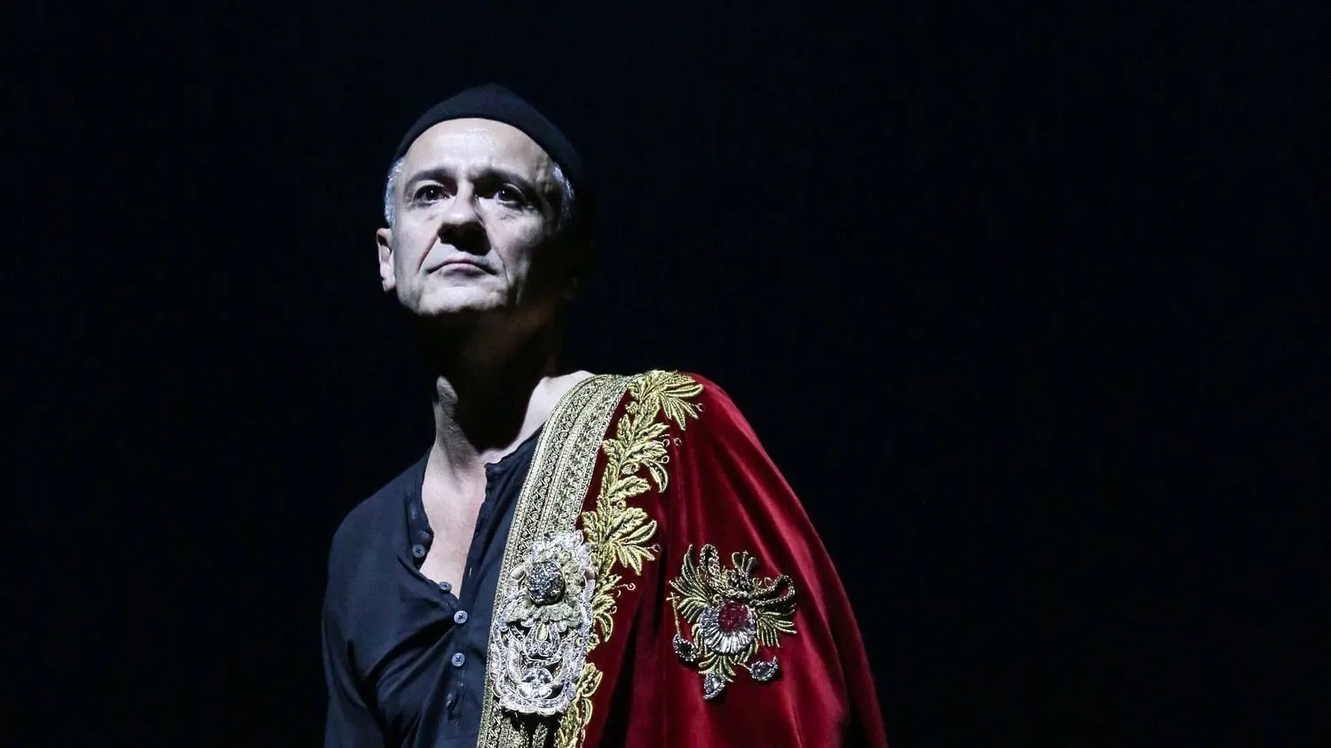 Олег Меньшиков в спектакле театра имени Ермоловой «Макбет». Фото: ermolova.ru