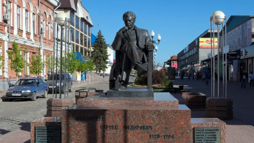 Памятник Сергею Бондарчуку в Ейске. Фото: Shimkovich Svetlana/Shutterstock/Fotodom