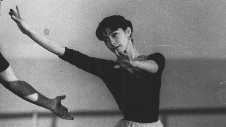 Екатерина Максимова на репетиции. 1966 г. Фото: Владислав Микоша/МАММ/МДФ/russiainphoto.ru