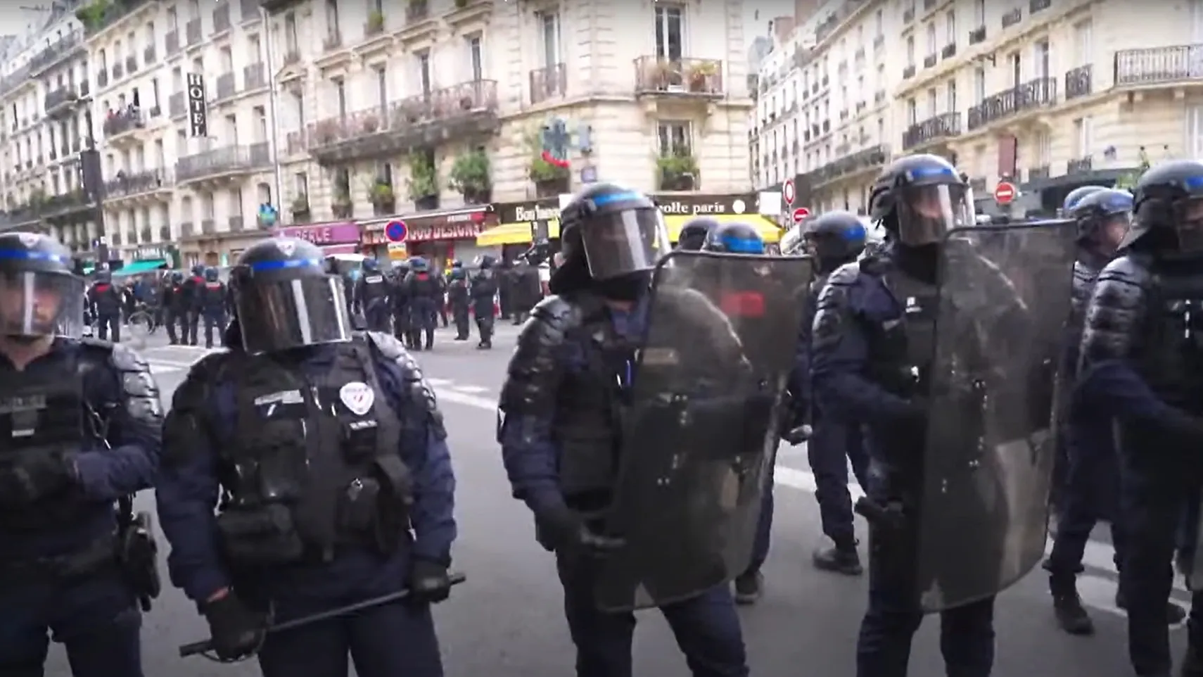 Кадр видео канала CLPRESS / Agence de presse/www.youtube.com/watch?v=0X8p5pcs3wc