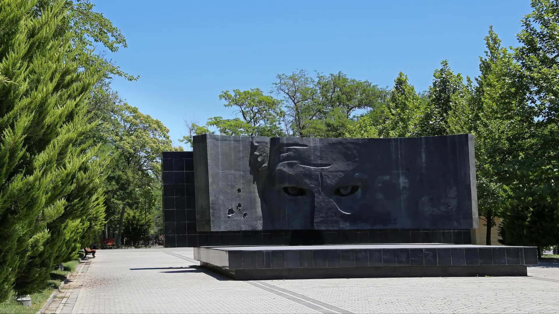 Памятник разведчику Рихарду Зорге. Баку, Азербайджан. Фото: Kaliam/Shutterstock/Fotodom