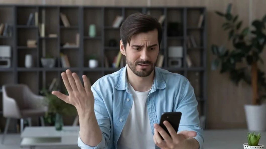 Киберэксперт Золотухин: утрата мобильного номера грозит потерей доступа к счетам