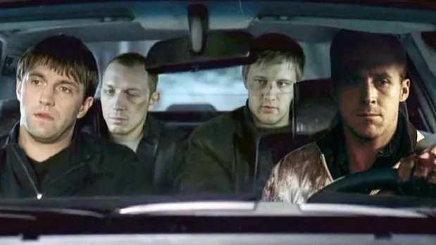 Кадр из фильма «Драйв»/Bold Films/Marc Platt Productions/Odd Lot Entertainment/Seed Productions/UPI/#ARTPOKAZ/kinopoisk.ru и кадр из фильма «Бумер»/Кинокомпания «CTB»/«Пигмалион Продакшн»/kinopoisk.ru. Коллаж: vk.com/chopgosling