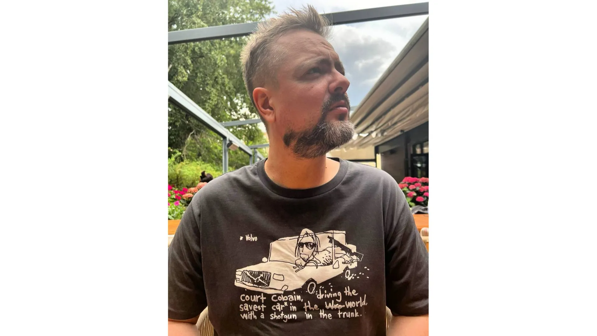 «Жена футболку из Питера привезла», — похвастался Александр в своем телеграм-канале в июне 2023 года. Фото: t.me/pushnoypro