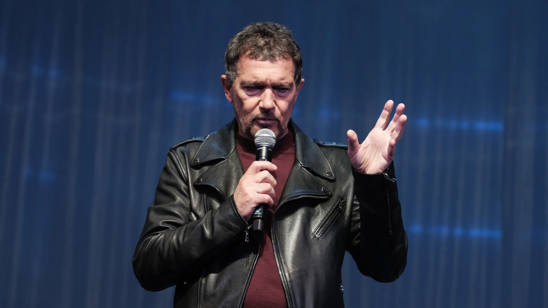 Антонио Бандерас на презентации мюзикла «Цыган», представленного в музыкальном театре «Аполо» в Мадриде. 4 февраля 2025 года. Фото: OSCAR GONZALEZ FUENTES/Shutterstock/Fotodom