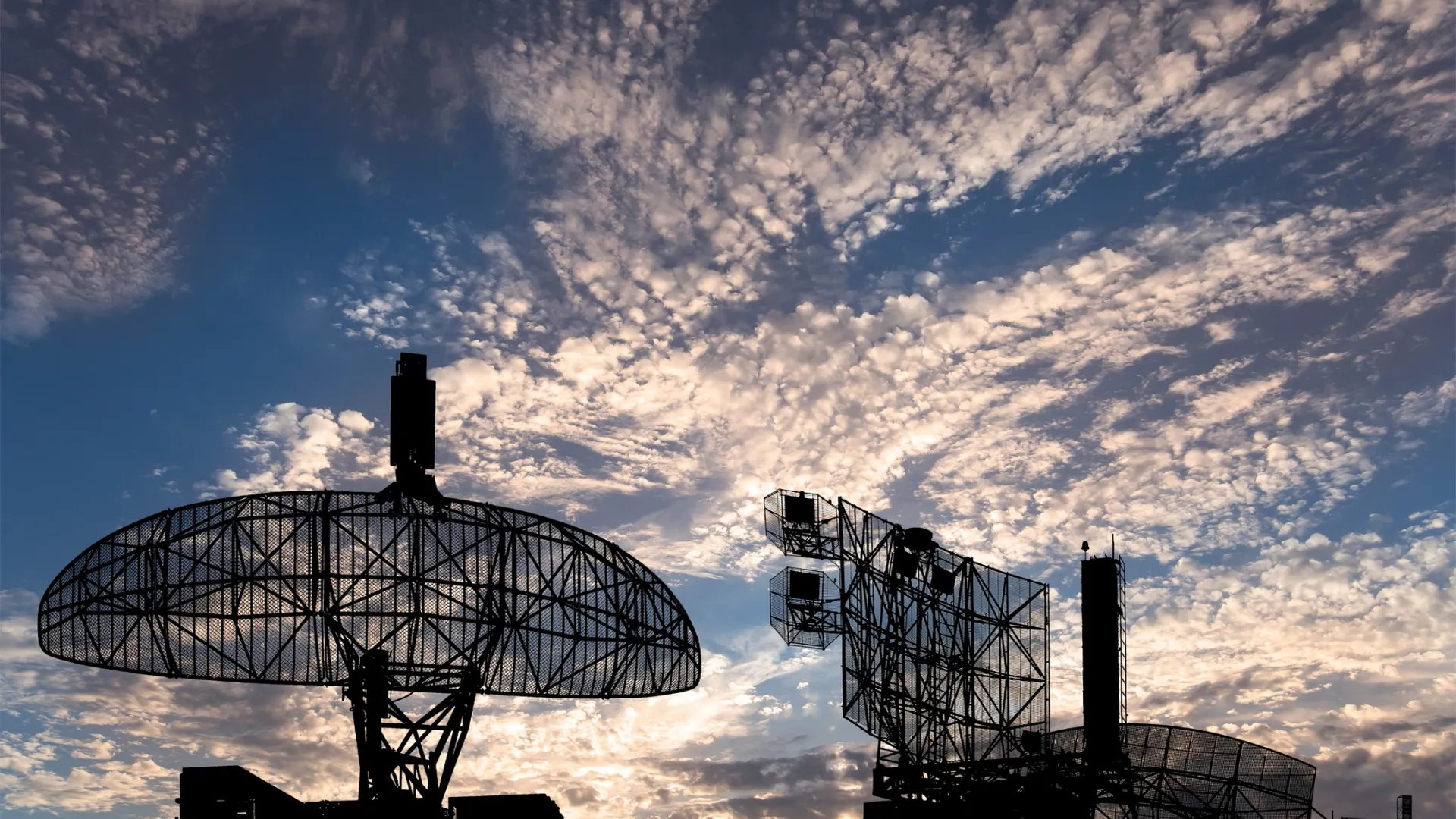 VLADJ55 / Shutterstock.com