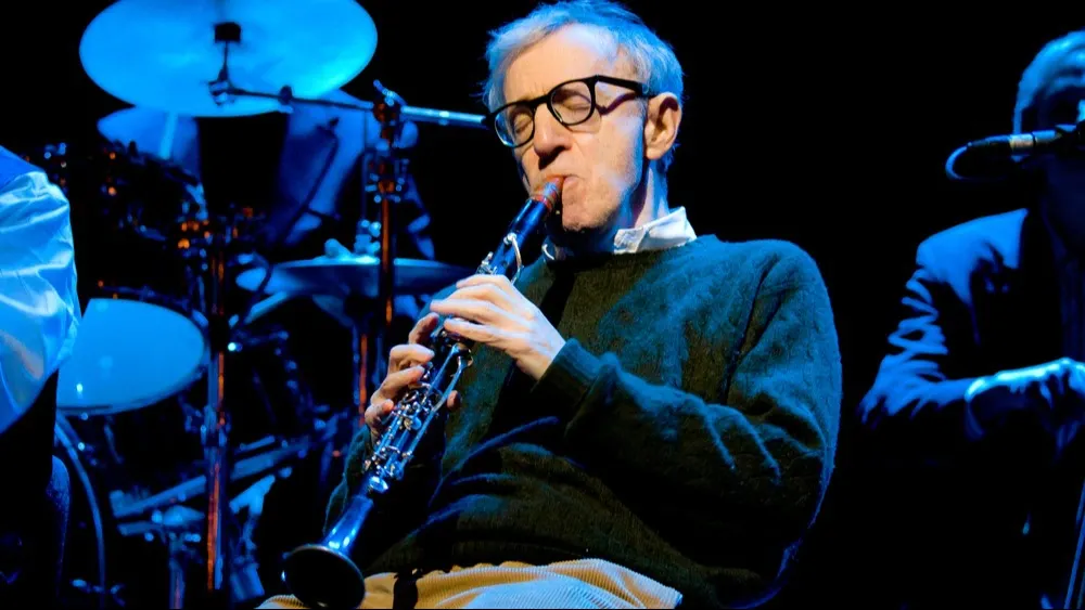 Вуди Аллен и его New Orleans Jazz Band играют в Gran Teatre del Liceu 1 января 2008 года в Барселоне, Испания. Фото: catwalker/Shutterstock/Fotodom